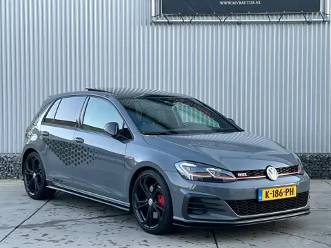 Volkswagen Golf 2.0 TSI GTI TCR, Panorama, Keyless, Camera, LED, Michelin