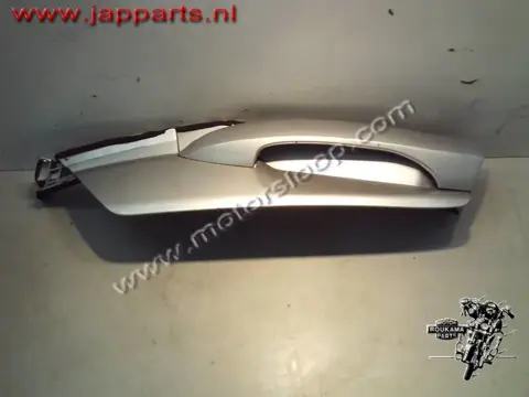 Suzuki AN400 Zijkap links