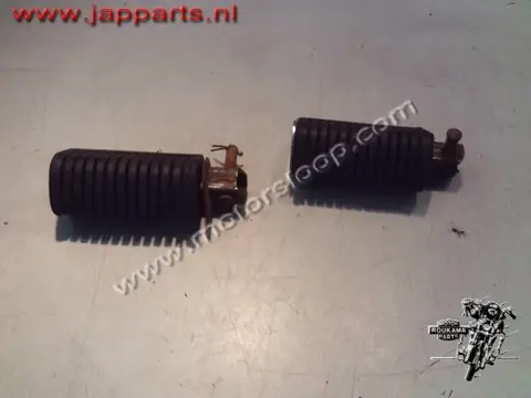 Suzuki GR650X Voetsteunset achter