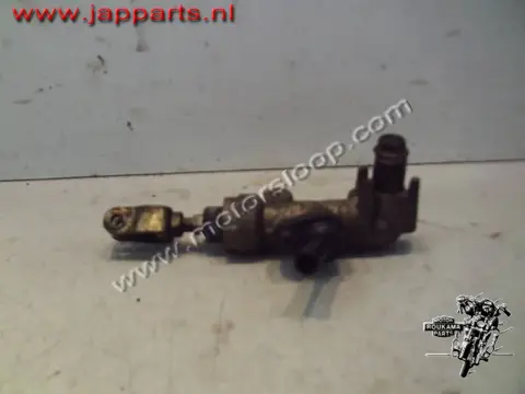 Suzuki GSX600F(GN72) Rempomp achter