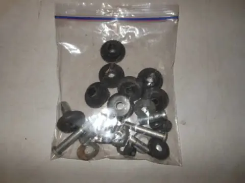 Suzuki RF900R Balhoofdplaatrubbers met bouten