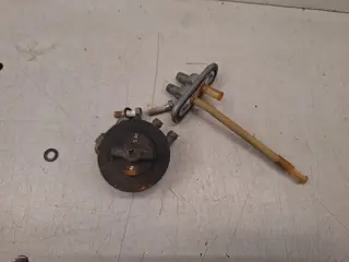 Suzuki RF900R Benzinekraan