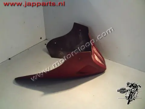 Suzuki RF900R Onderkuip