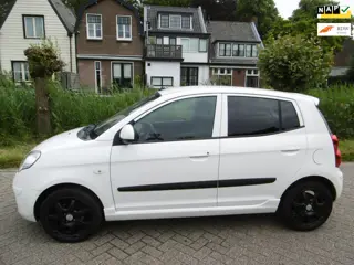 Kia Picanto 1.0i 5-deurs Stuurbekr. Airco Hoge instap Zuinige 4-Cilinder