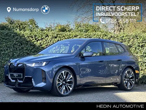 BMW iX xDrive45 | M-Sport Pro | 23'' | Soft-Close | Luchtvering | Panorama. | Driv. + Park. Prof. | 