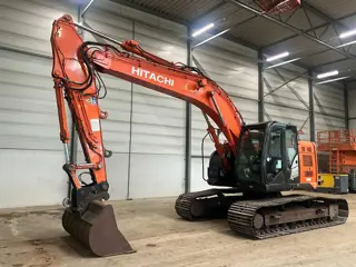 Hitachi ZX 225 US LC-5 B (bj 2014)