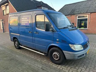 MERCEDES-BENZ SPRINTER 211 CDI 2.2 300