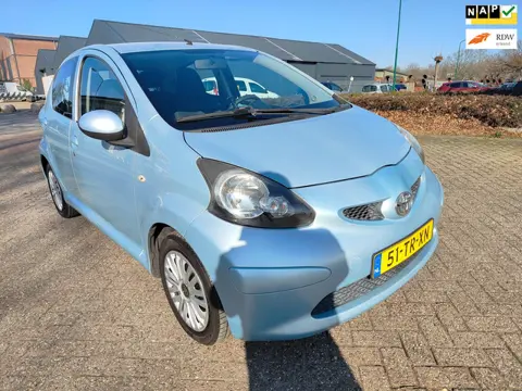 Toyota Aygo 1.0-12V + ( Airco en 5-deurs )