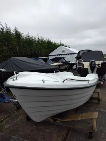 Nieuwe 4.70m Fish Excellent met F 8 Yamaha!