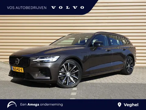 Volvo V60 T6 Plug-in hybrid AWD Plus Dark | Trekhaak | 360 camera | Harman Kardon