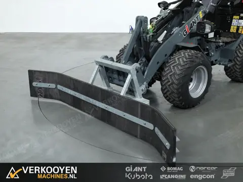 2025 VM Sneeuwschuif Giant / Heftruck 260cm ADV1112