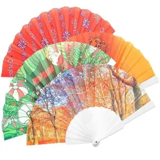 Bedrukte waaiers bieden verkoeling voor relaties