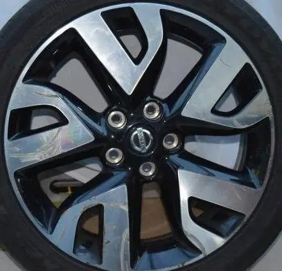 NISSAN JUKE velgen Zwart gepolijst 18" ( 1 geschaafd )