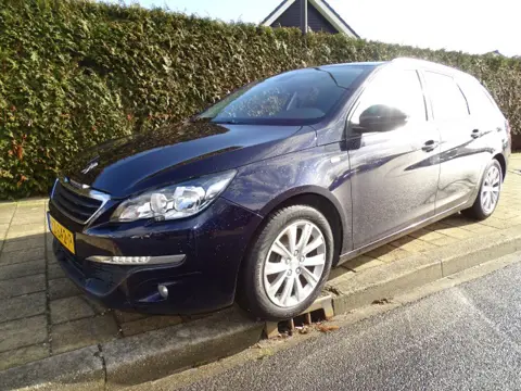 PEUGEOT 308 1.2 PT 110 Pk STYLE-Navi-Blth-Cruise-Trkh-Usb