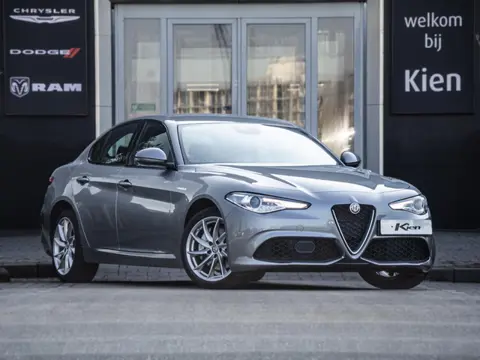 Alfa Romeo Giulia 2.0 T AWD Veloce | Originele All Wheel Drive | 280 PK | Veloce Stoelen | Navigatie