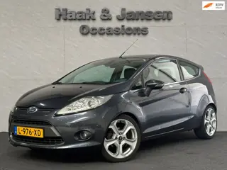 Ford Fiesta 1.6 Ghia - Parkeersensoren - Cruisecontrol -