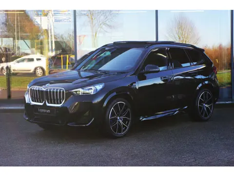 BMW X1 sDrive20i 170 PK M-Sport, Panoramadak, Adap. Cruise Control, Kuipstoelen, LED