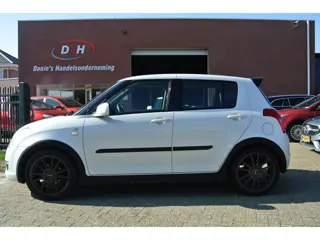 Suzuki Swift 1.3 Shogun airco apk 27-11-2026 inruil mogelijk nap