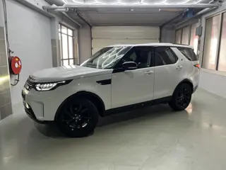 Land Rover Discovery 3.0 Td6 First Edition 7p. Pano