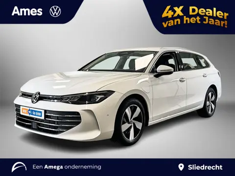 Volkswagen Passat Variant 1.5 eHybrid 204pk DSG Business | Dodehoeksensoren | ErgoActive massagestoe