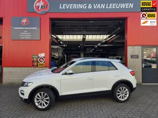 Volkswagen T-Roc 1.5 TSI Style Business Automaat/ Elektrische achterklep/ Stoel+Stuurverwarming/ Nav