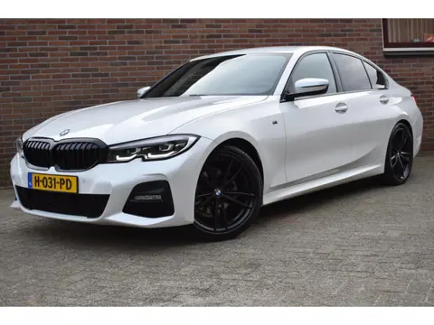 BMW 3-serie 320i Executive Edition '20 M-pakket inruil mogelijk