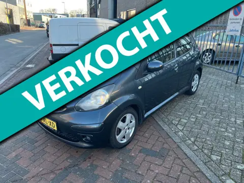 Toyota Aygo 1.0-12V Sport! Airco! NW APK Dealer onderhouden!