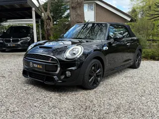 Mini Cabrio 2.0 Cooper S Chili Serious Business John Cooper Works
