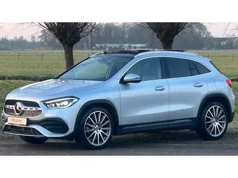 Mercedes-Benz GLA 250 AMG LINE 21.000KM!! NAVIGATIE WIDESCREEN, APPLE CARPLAY, DAB RADIO, BURMESTER 