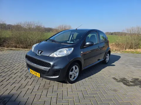 Peugeot 107 1.0-12V XS 2012 Nieuwe APK!