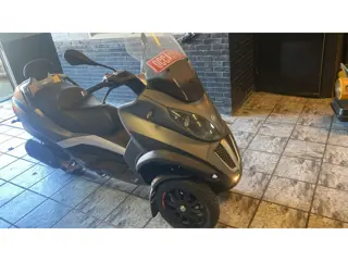 Piaggio Scooter 300 LT MP3 Touring (bj 2013, automaat)