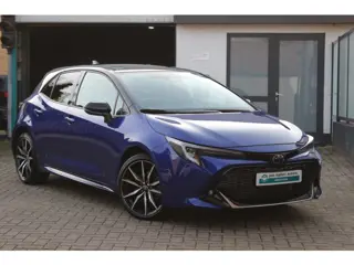 Toyota Corolla Hybrid 140 GR Sport Bi Tone Navigatie, BSM, Apple Carplay / Android Auto, NIEUW!!!