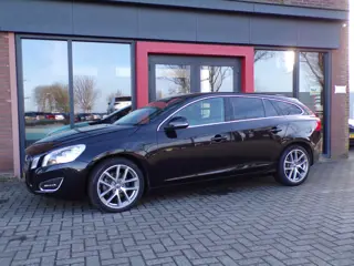 Volvo V60 1.6 T3 Momentum Carplay Trekhaak PDC Leer NAP Nieuwstaat!!!