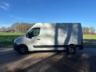Renault Master T35 2.3 dCi L2H3
