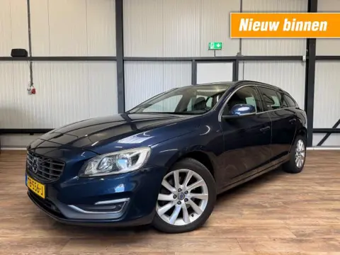 VOLVO V60 D3 Summum / AUTOMAAT /NAVI / CAMERA / LEDER / NIEUWSTAAT 