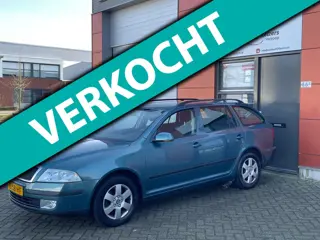 Skoda Octavia Combi 1.6 FSI Elegance APK AIRCO NAP CNTRL TREKHAAK