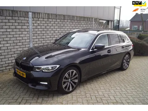 BMW 3-serie Touring 330i High Executive Edition Sport Line Autom Panodak Leder Sportst Stoelverw Nav