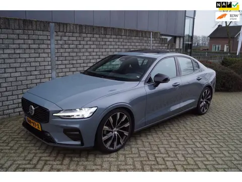 Volvo S60 2.0 B4 Plus Dark Autom Panodak Luxe Leder Sportst Stoel/Stuur A Bankverw Navi Camera Adapt