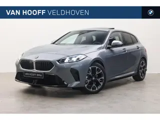 BMW 1 Serie 120 M Sport Automaat / Panoramadak / Sportstoelen / M Adaptief onderstel / Achteruitrijc