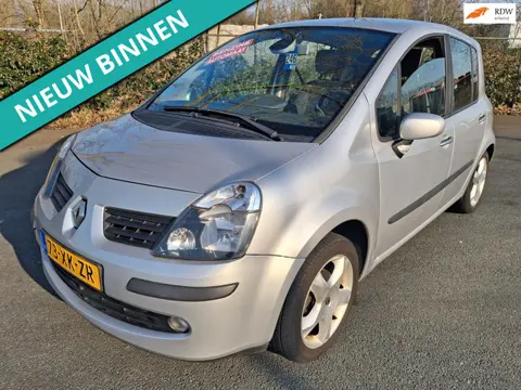 Renault Modus 1.6-16V Dynamique MET FIJNE AUTOMAAT LEKT IETS OLIE