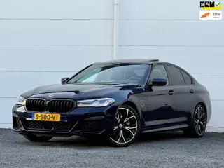 BMW 5-serie 530e M-Sport Org NL Pano Head up Softclose H&K Stoelventilatie Keyless entry 360 Camera