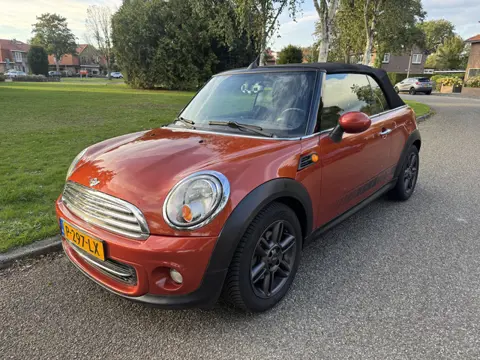 MINI Cabrio 1.6 Cooper Pepper CRUISE, CLIMA (bj 2011)