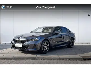BMW i5 Sedan eDrive40 M Sport Pro 20 inch / Glazen dak / Active Cruise Controle / Electrische Zwenkh
