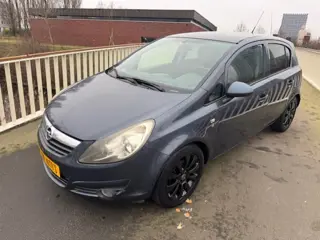 Opel Corsa 1.4-16V '111' Edition (bj 2011)
