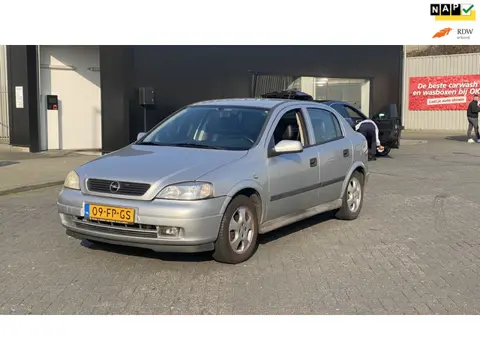 Opel Astra 1.6-16V Diamond