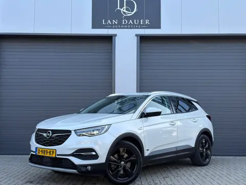 Opel Grandland X 1.6 Turbo Hybrid Elegance /Camera / Carplay