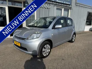 Daihatsu Sirion 2 1.0-12V Premium (bj 2007)