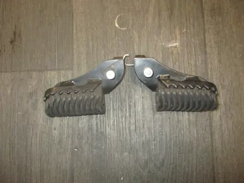 VOETSTEUN LINKS BMW F 800 GS 2012 - 2015 / 2016 - 2018