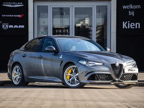 Alfa Romeo Giulia 2.9 V6 Quadrifoglio  | handgeschakeld | Performance edition | Origineel Nederlands