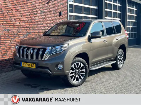 Toyota Land Cruiser 2.8 D-4D-F VX Blind Van AchteruitrijCam./Clima/Airco/Cruise/Trekhaak/Navi/Blueto
